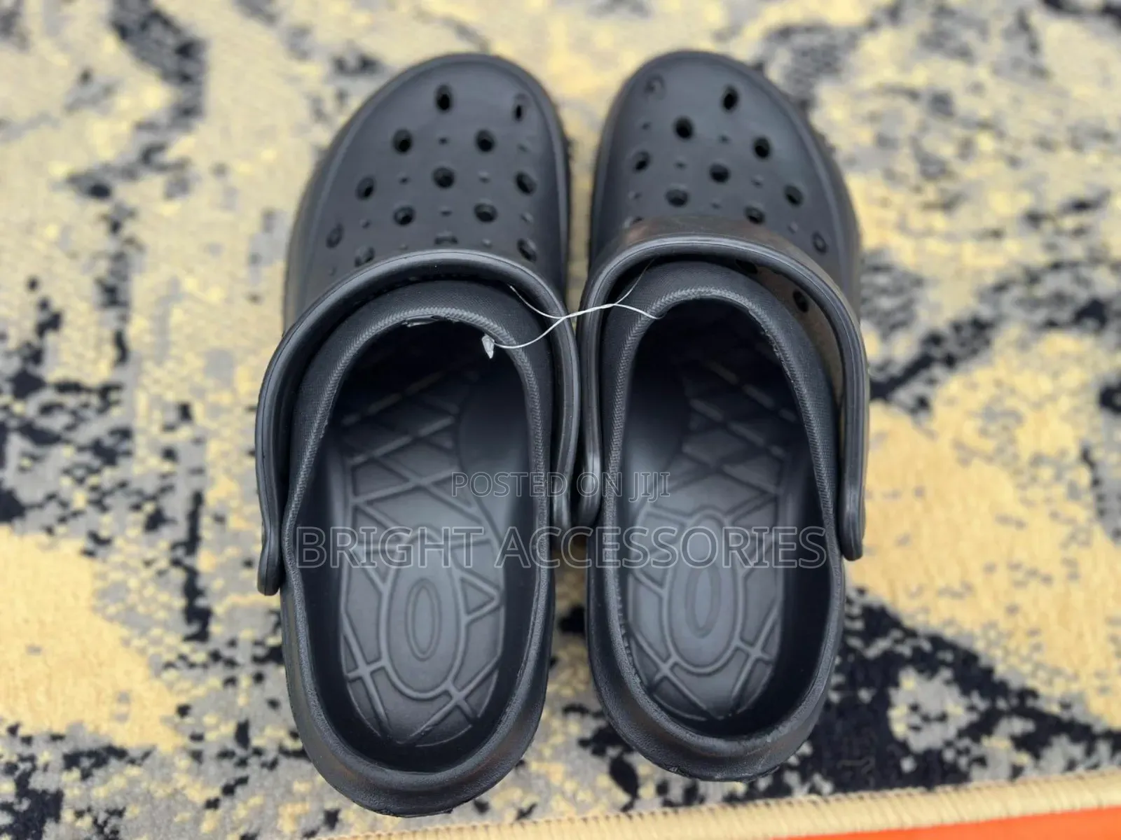 Crocs/ Yebo