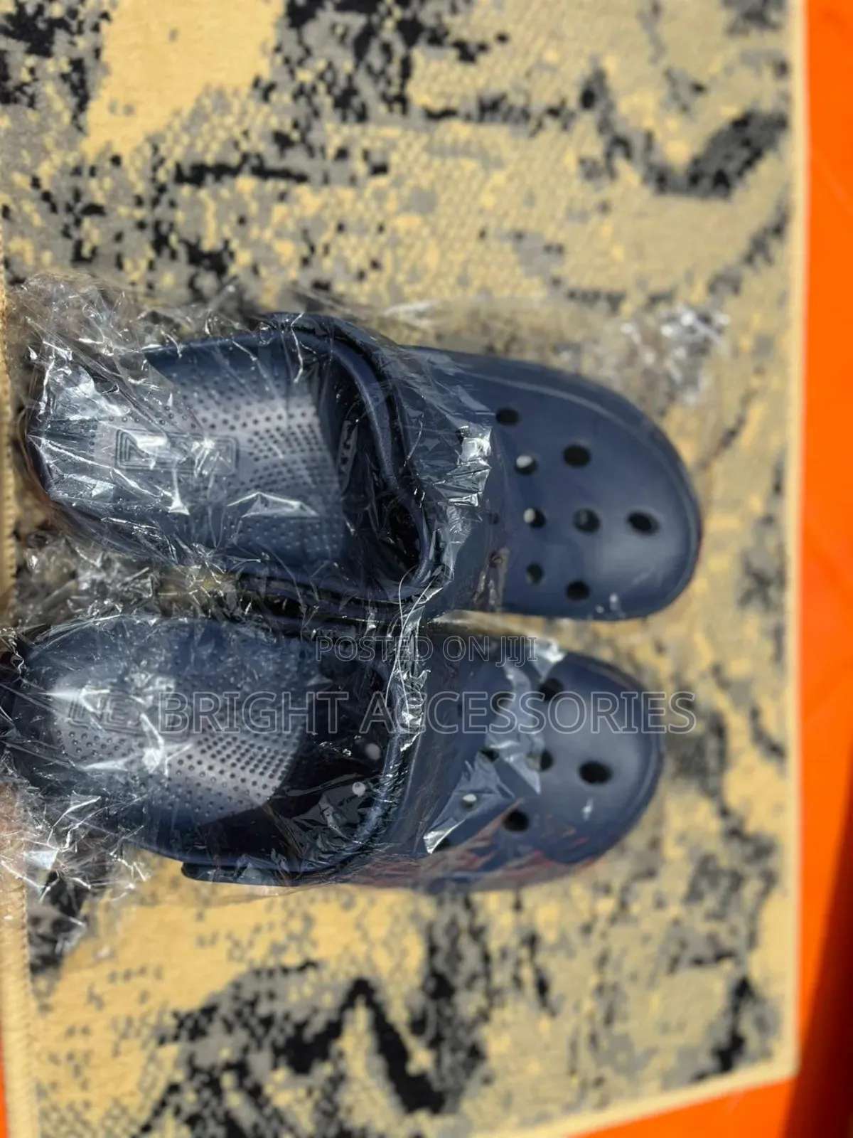 Crocs/ Yebo