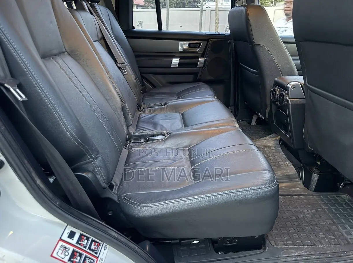Land Rover Discovery 2010 White