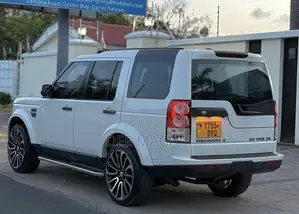 Land Rover Discovery 2010 White