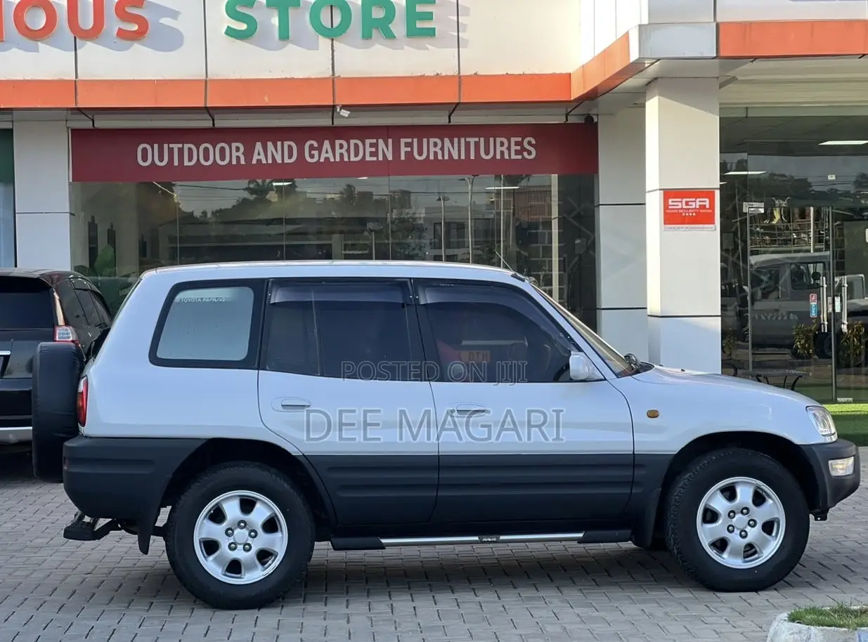 Toyota RAV4 1999 Silver