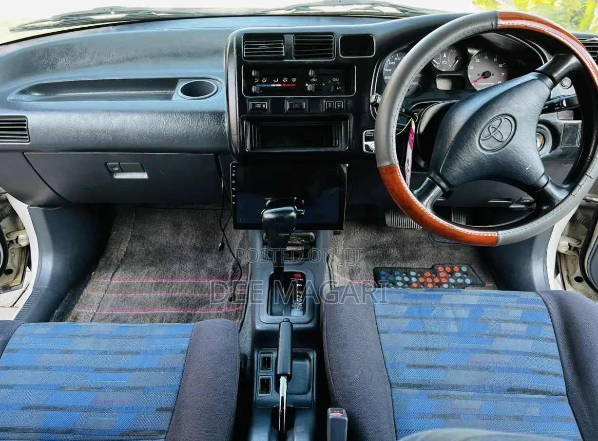 Toyota RAV4 1999 Silver