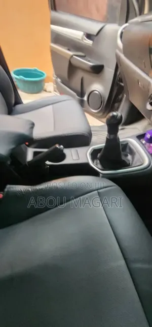 Toyota Hilux 2022 Gray