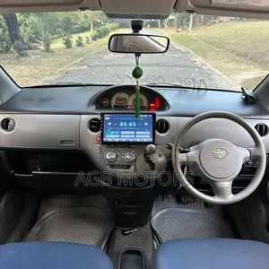 Toyota Sienta 2004 Silver