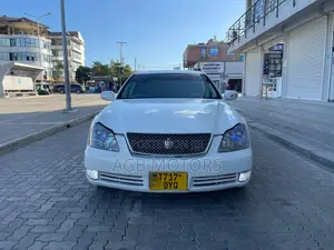 Toyota Crown 2005 White