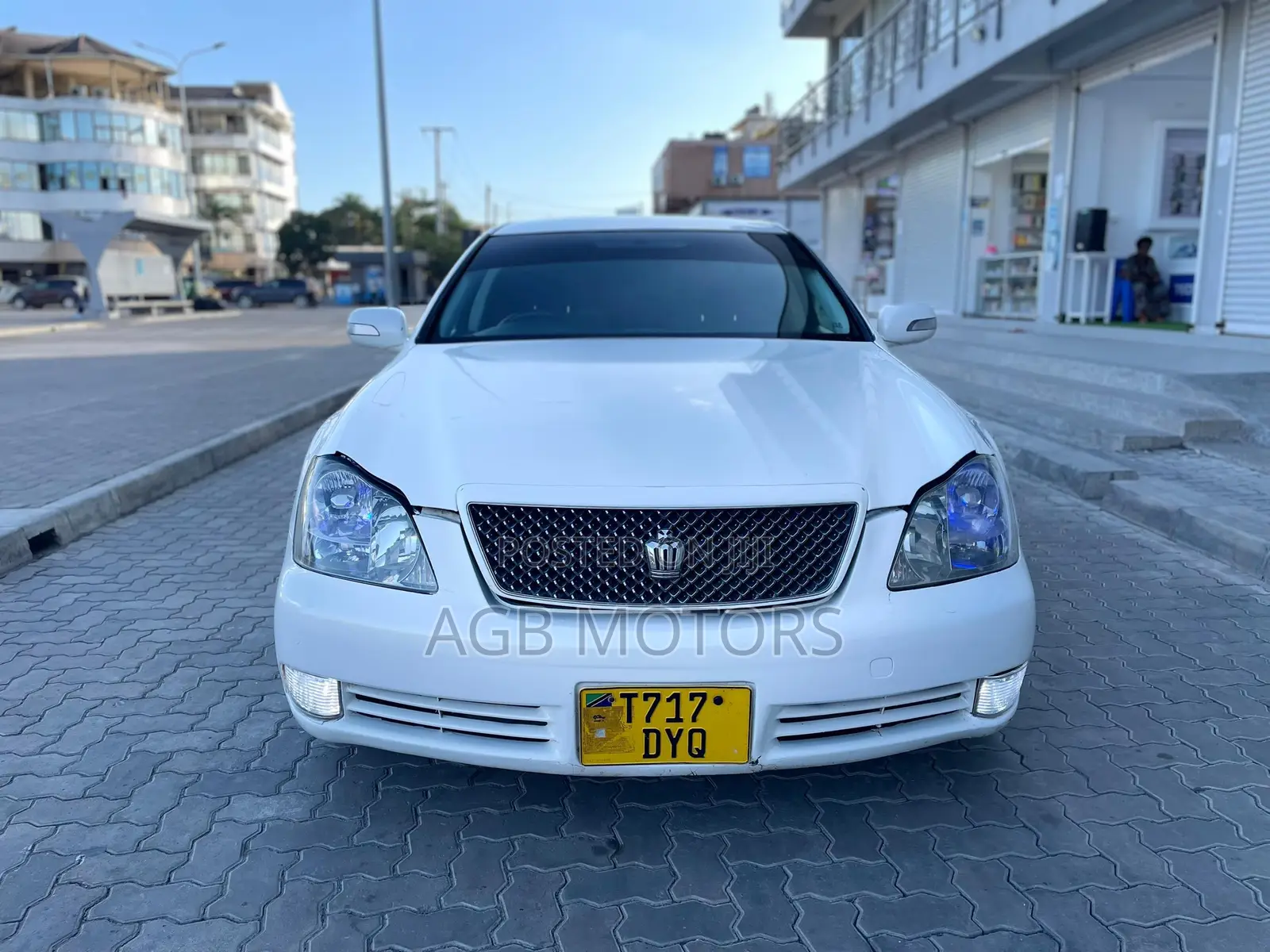 Toyota Crown 2005 White