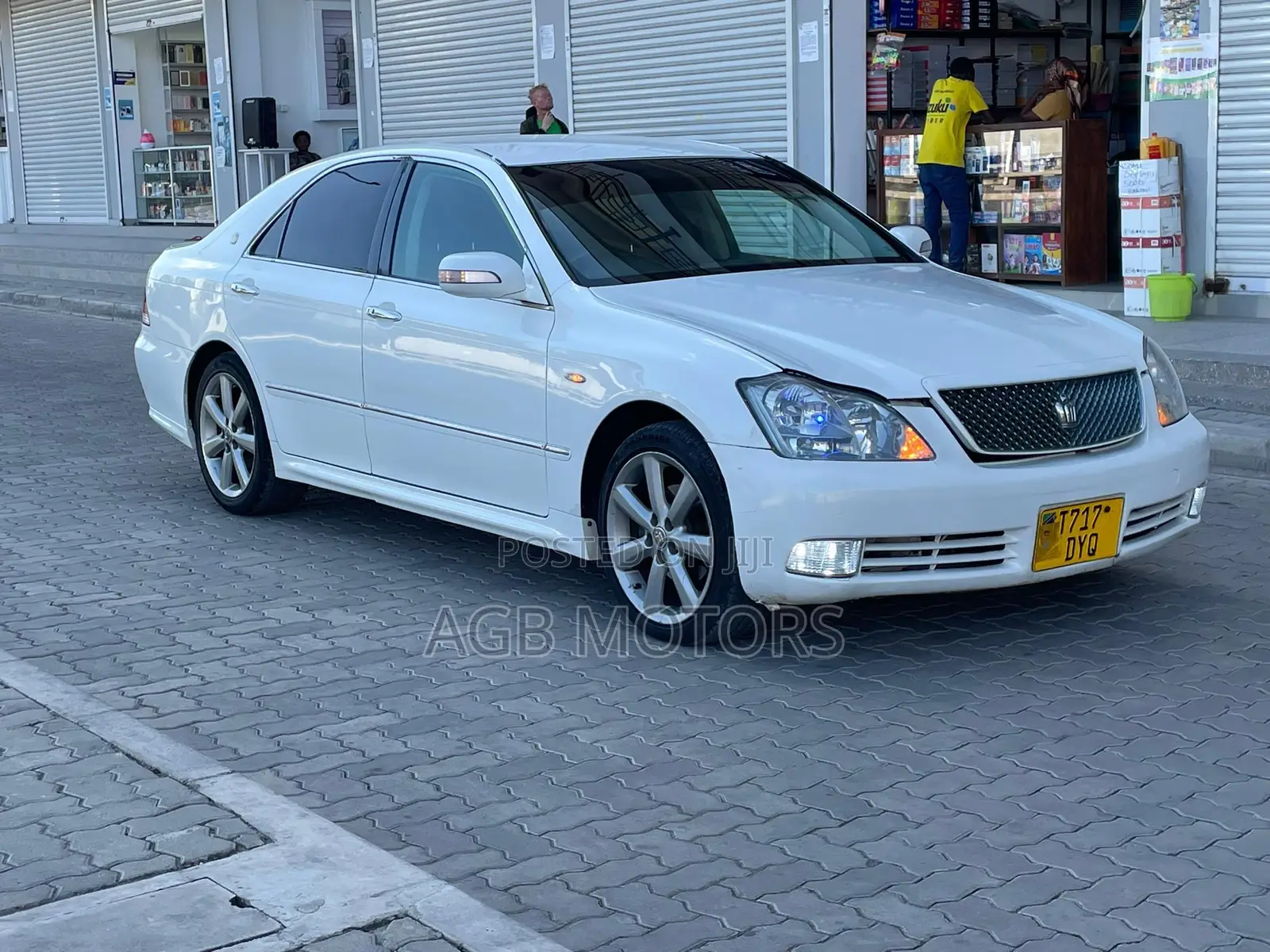 Toyota Crown 2005 White