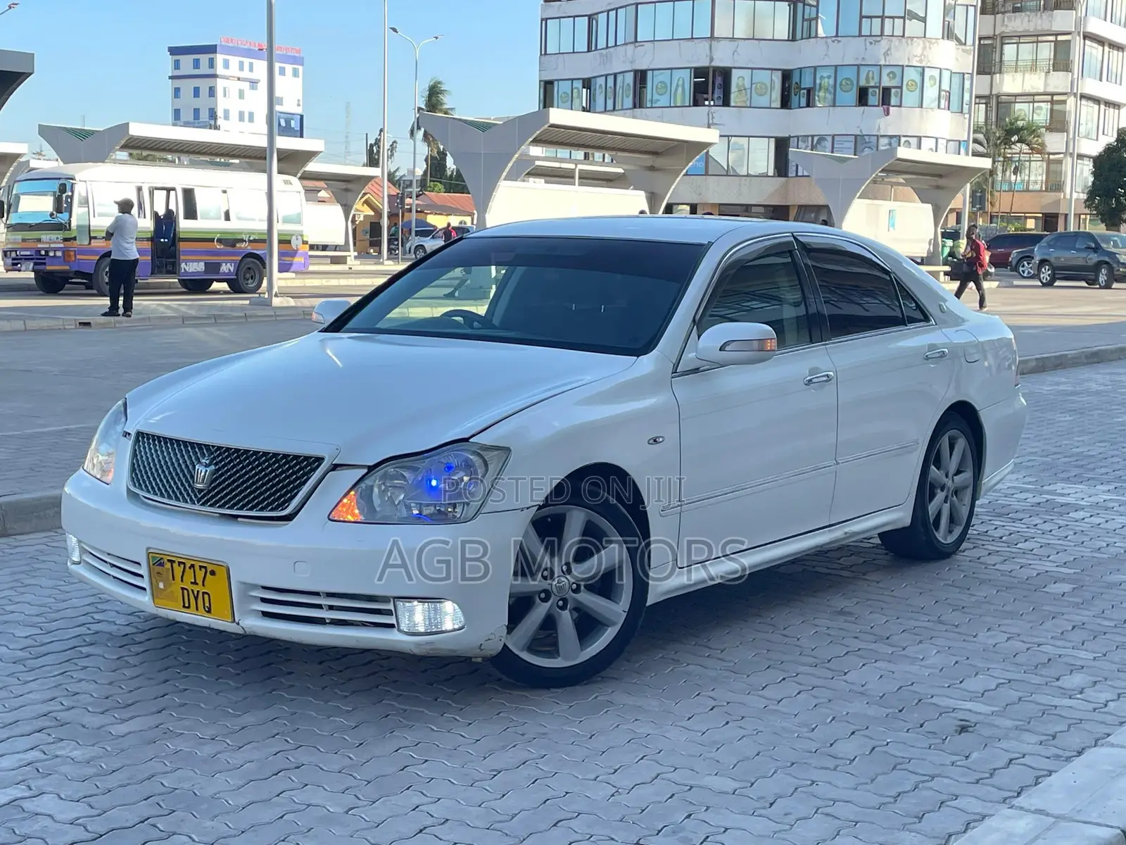 Toyota Crown 2005 White