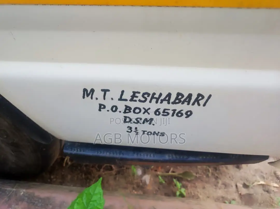 Mitsubishi Canter 2006 White