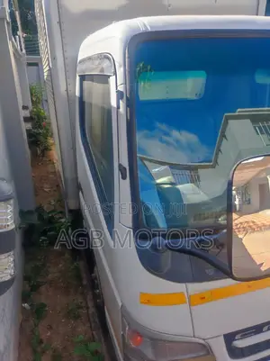 Mitsubishi Canter 2006 White