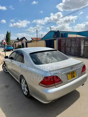 Toyota Crown 2006 Silver