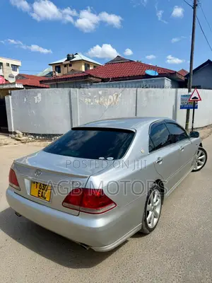 Toyota Crown 2006 Silver