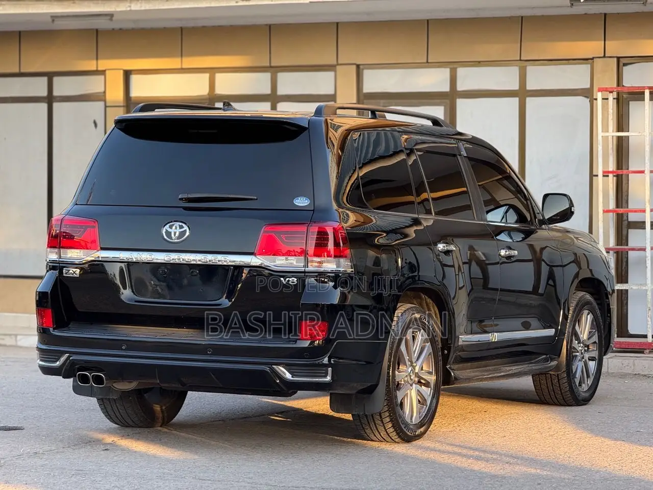 Toyota Land Cruiser 4.6 V8 ZX 2017 Black