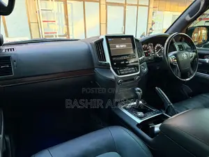 Toyota Land Cruiser 4.6 V8 ZX 2017 Black