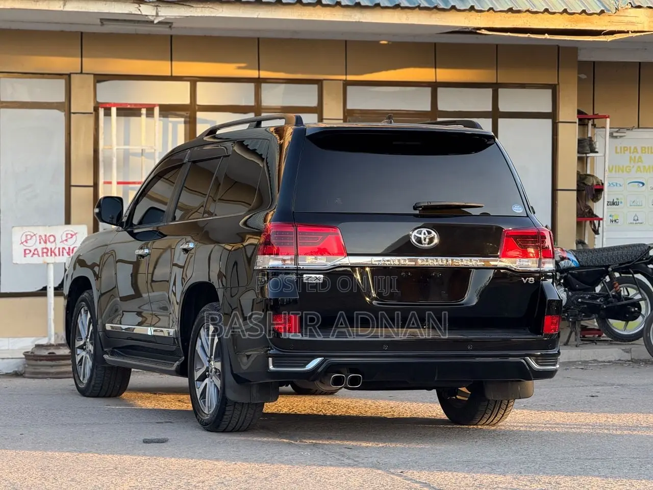 Toyota Land Cruiser 4.6 V8 ZX 2017 Black
