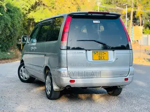 Toyota Noah 2003 Silver