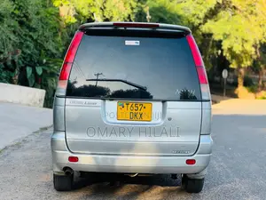 Toyota Noah 2003 Silver