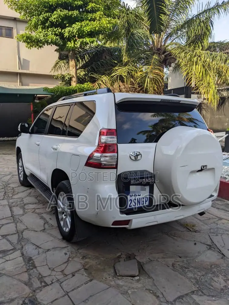 Toyota Land Cruiser Prado 2017 White