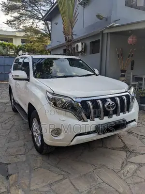 Toyota Land Cruiser Prado 2017 White