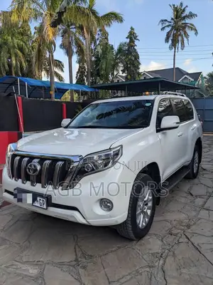 Toyota Land Cruiser Prado 2017 White