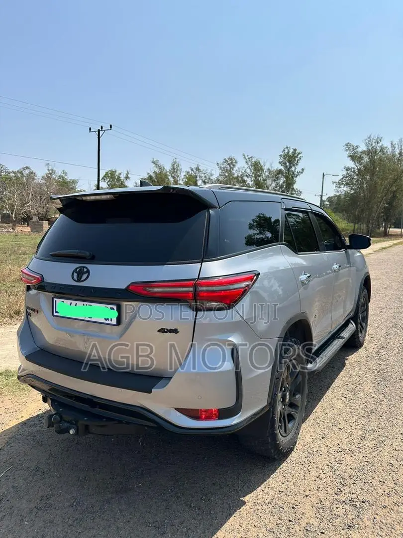 New Toyota Fortuner 2.8 D AWD 2024 Silver
