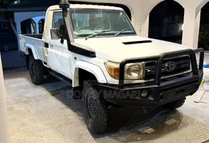 Toyota Land Cruiser 2015 White