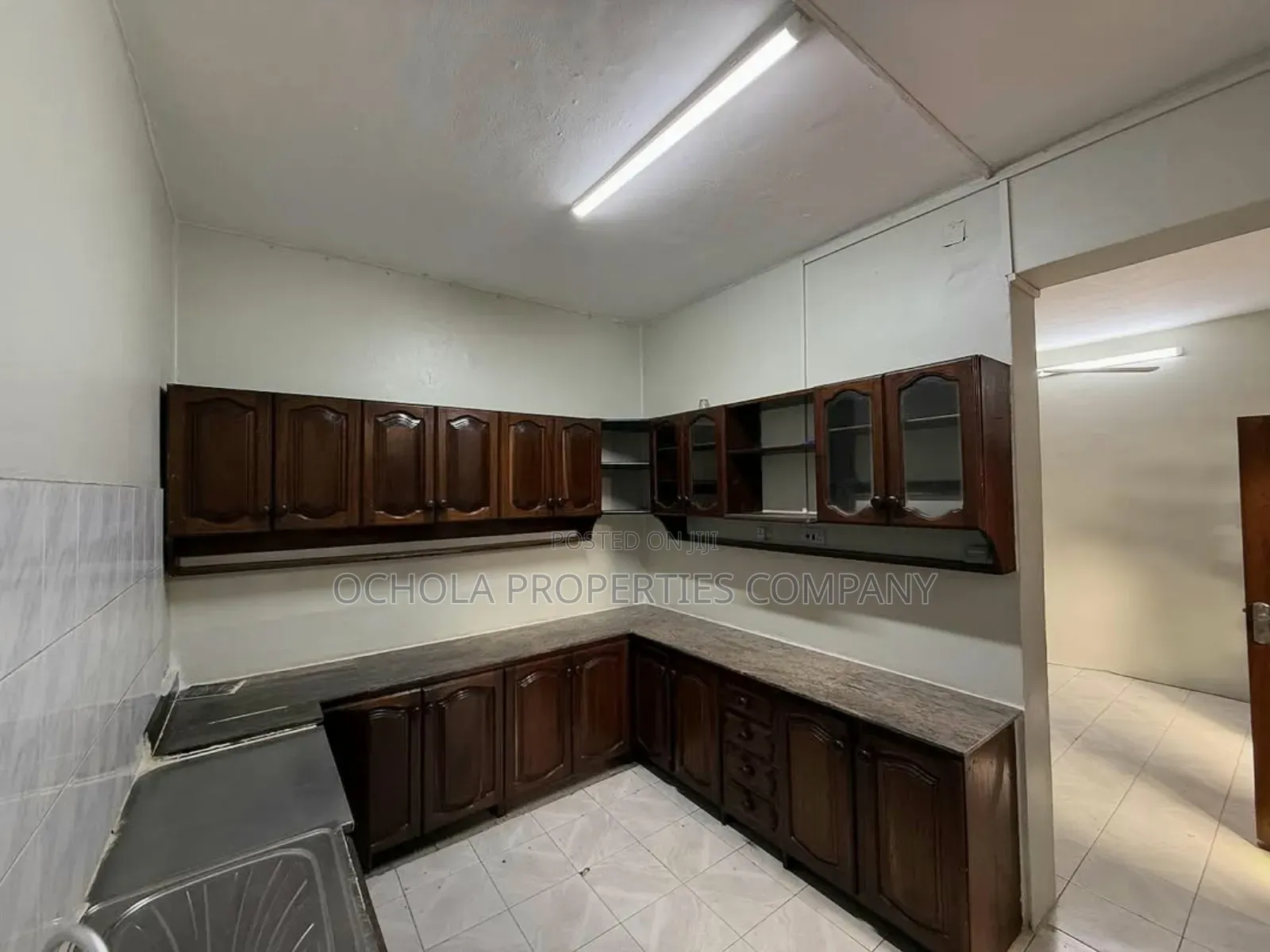 3bdrm Duplex in Upanga West for rent