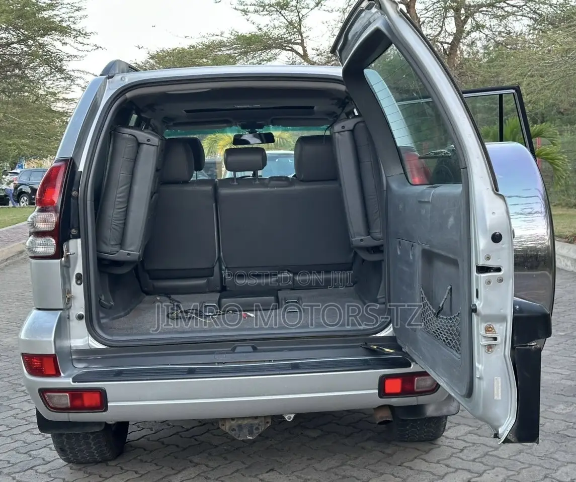 Toyota Land Cruiser Prado 2006 Silver