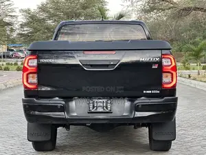 Toyota Hilux 2021 Black