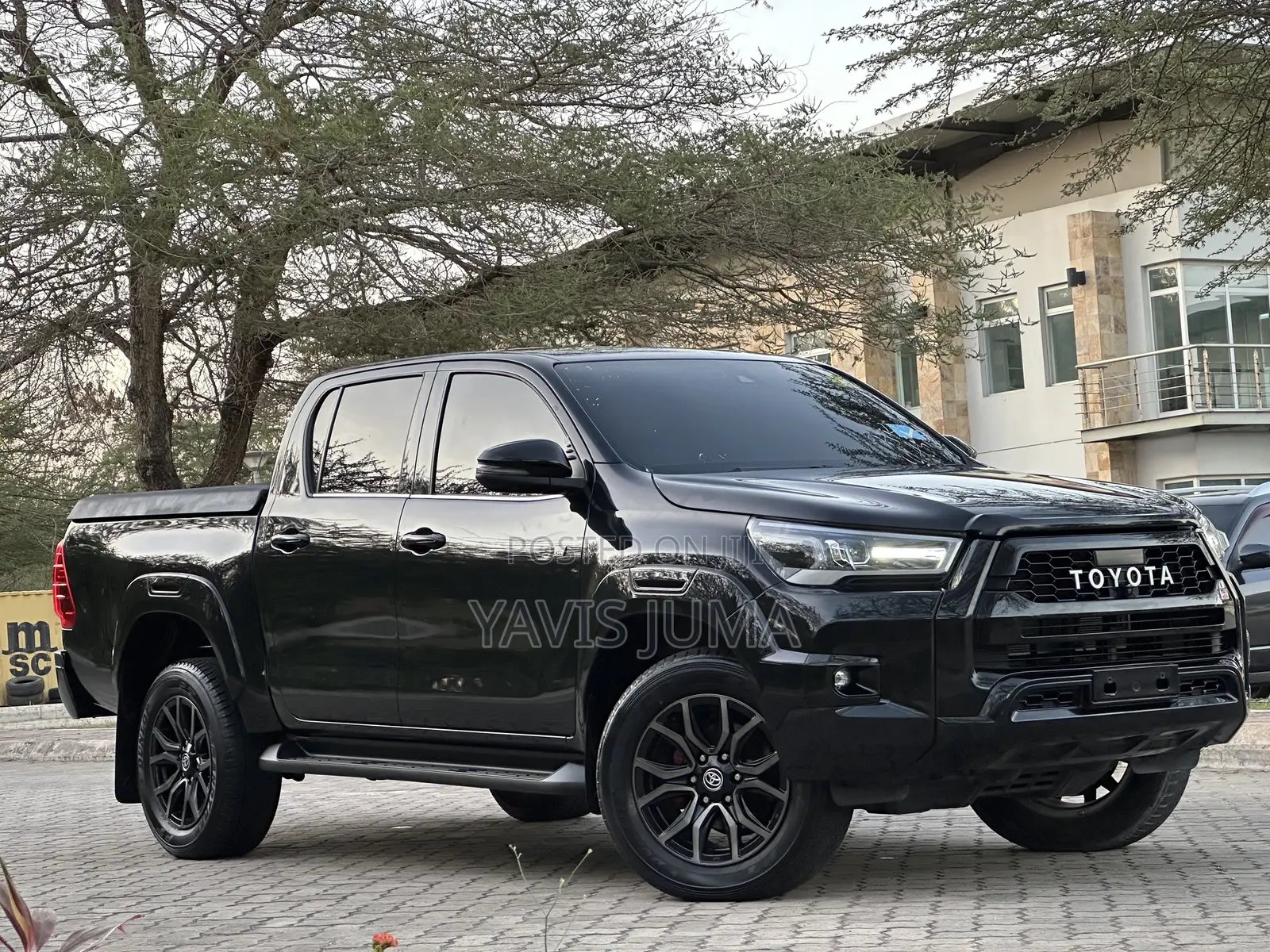 Toyota Hilux 2021 Black