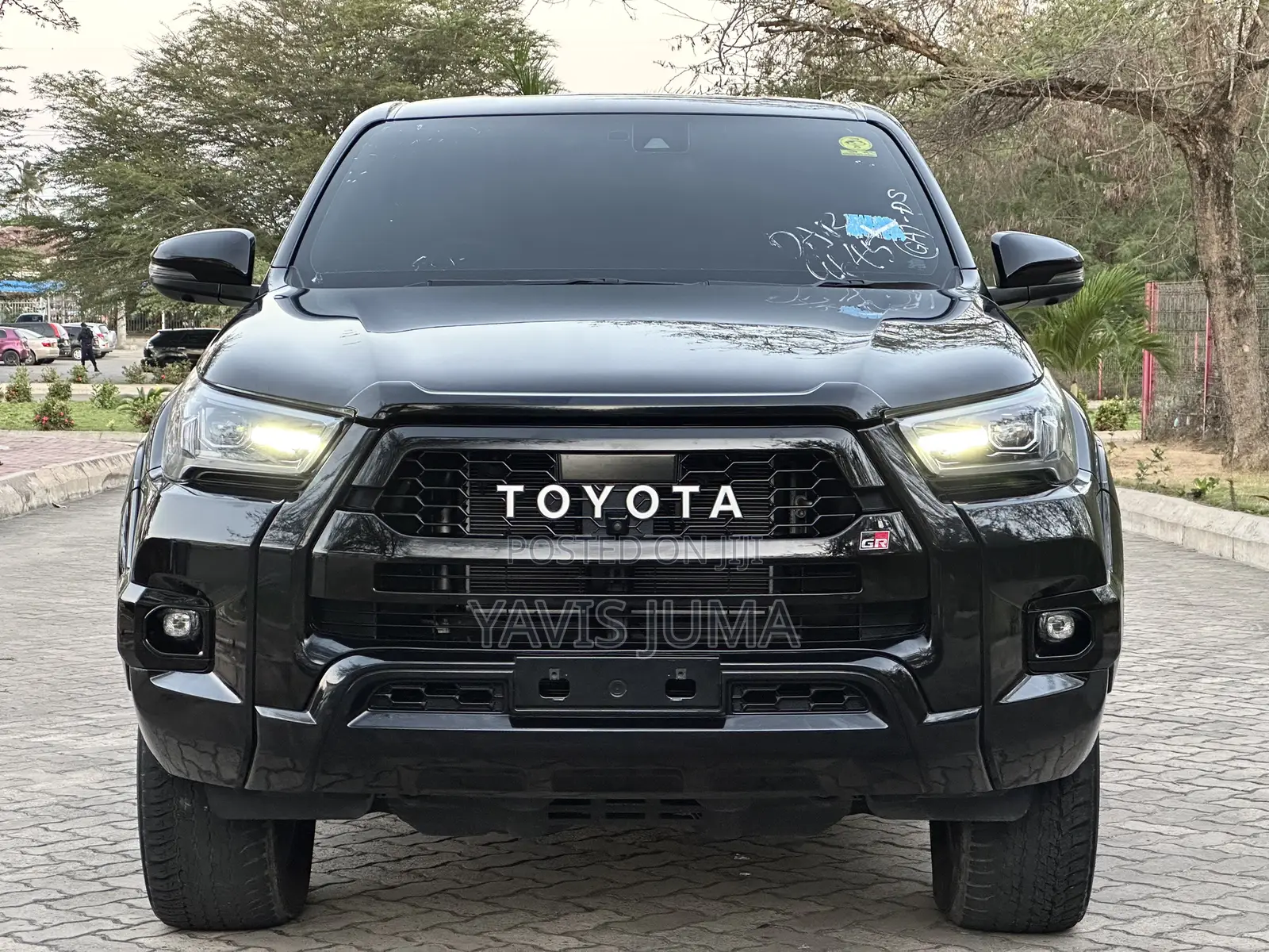 Toyota Hilux 2021 Black