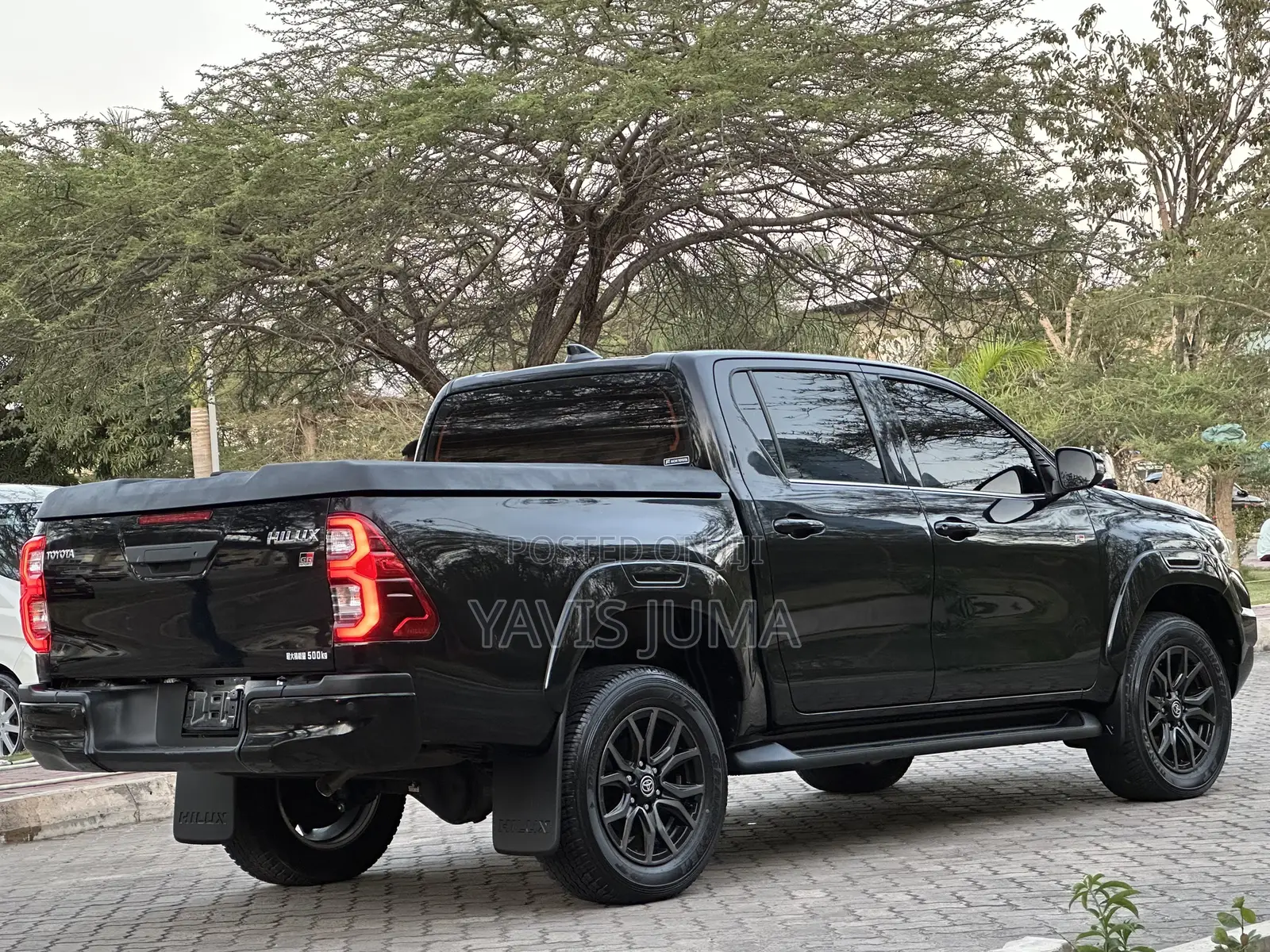 Toyota Hilux 2021 Black