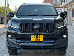 Toyota Land Cruiser Prado 2023 Black