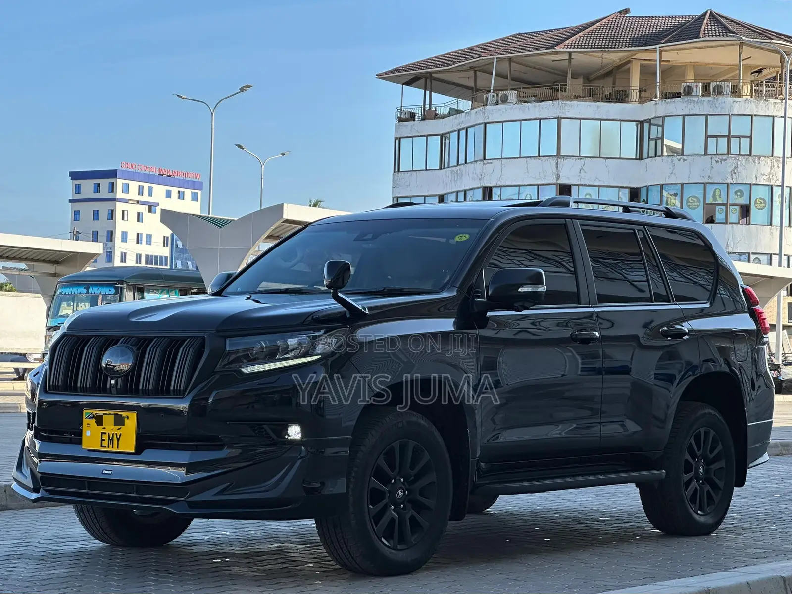 Toyota Land Cruiser Prado 2023 Black