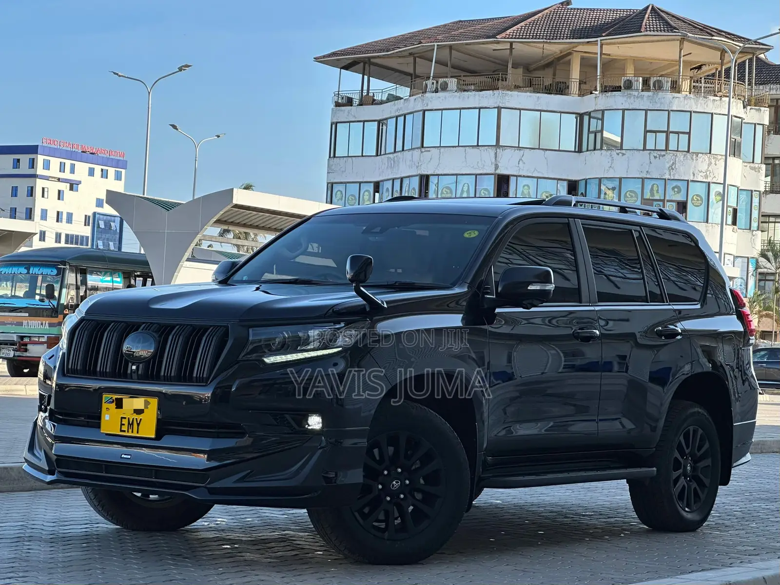 Toyota Land Cruiser Prado 2023 Black