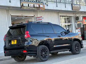 Toyota Land Cruiser Prado 2023 Black