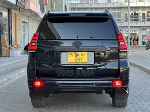 Toyota Land Cruiser Prado 2023 Black