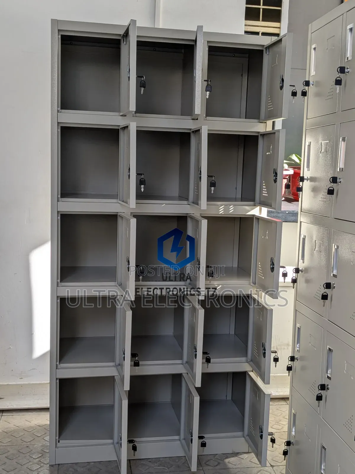 High Quality 15-Door Metal Locker/ Cabinet for Office, Schools, Gym