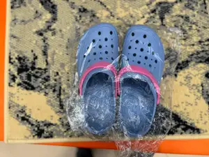 Crocs/ Yebo
