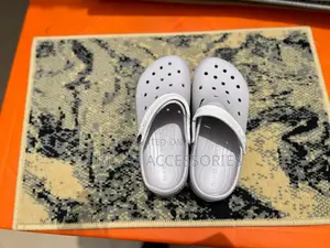 Crocs/ Yebo