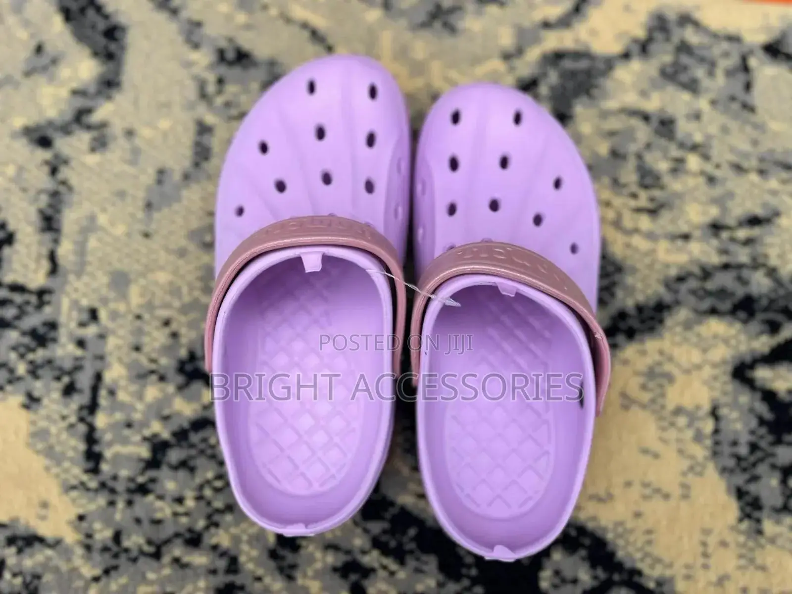 Crocs/ Yebo
