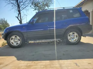 Toyota RAV4 1999 Blue