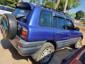 Toyota RAV4 1999 Blue