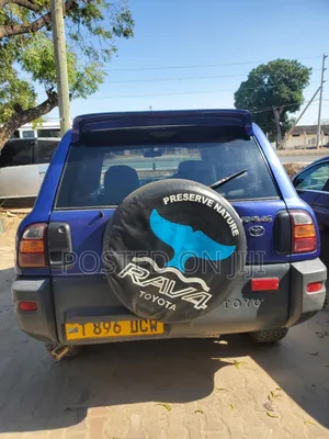 Toyota RAV4 1999 Blue