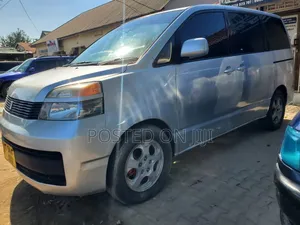 Toyota Noah 2003 Silver