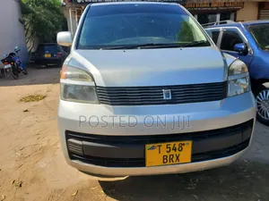 Toyota Noah 2003 Silver