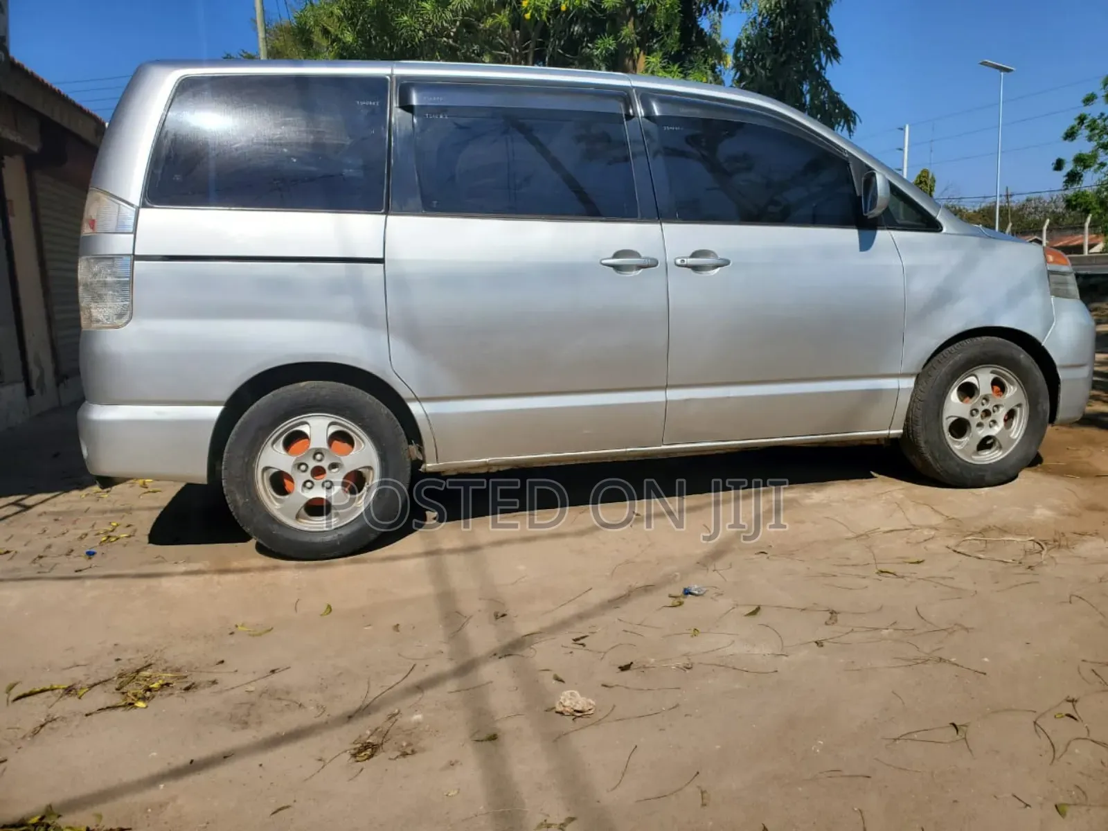 Toyota Noah 2003 Silver