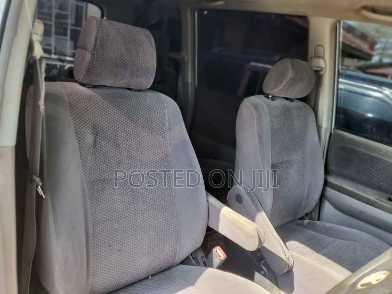 Toyota Noah 2003 Silver