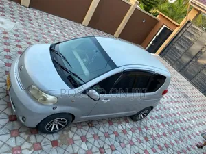 Toyota Porte 2005 Silver