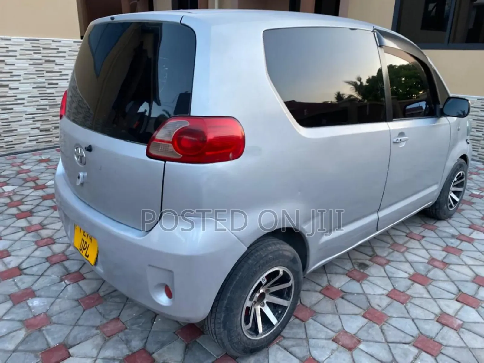 Toyota Porte 2005 Silver